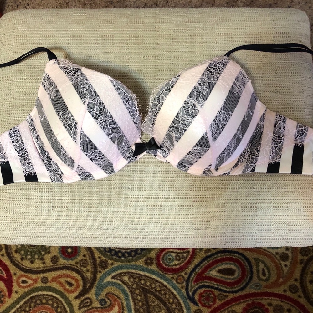Victorias Secret Push up bra 32DD